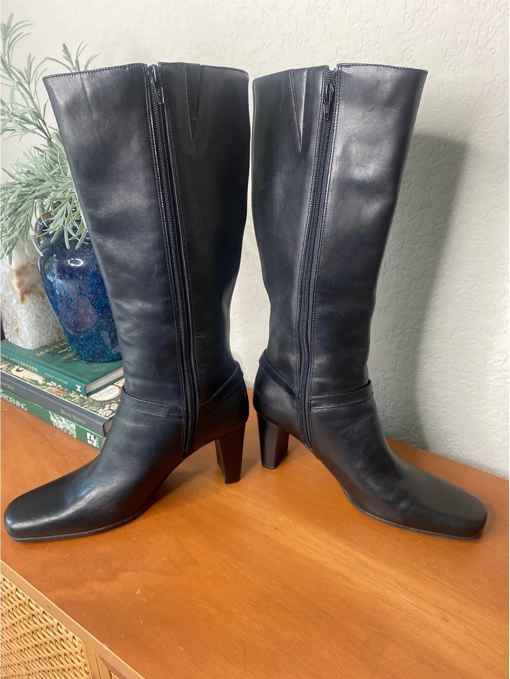 Naturalizer Leather Square Toe Knee high Boots
